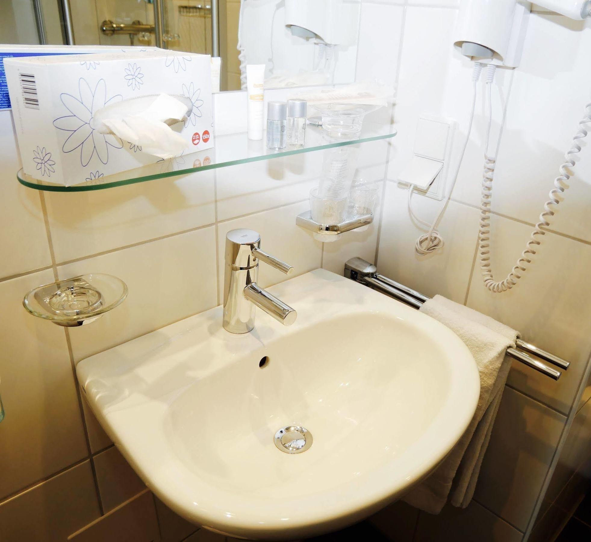 Astenturm Hotel (Adults Only) Winterberg Esterno foto
