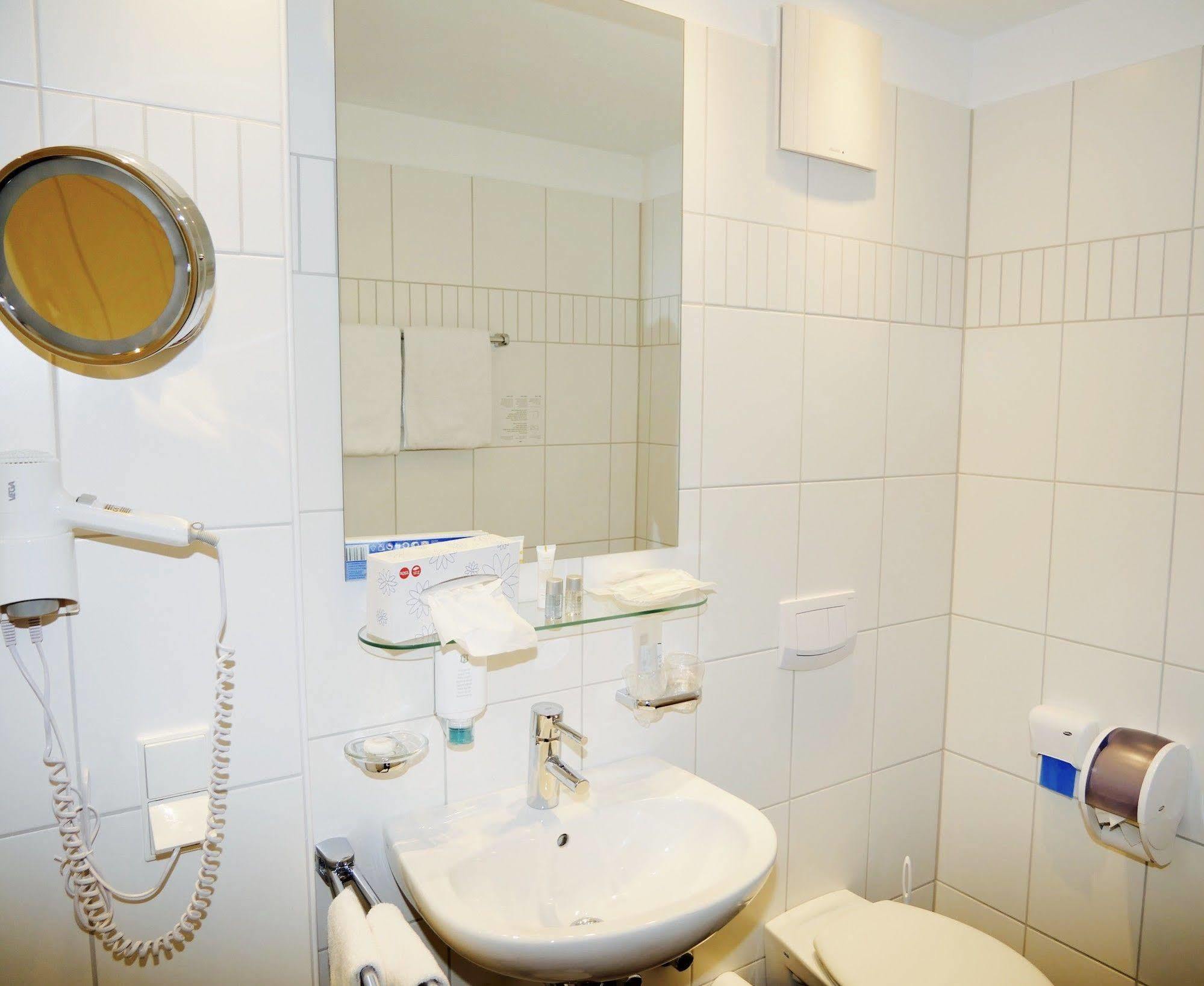 Astenturm Hotel (Adults Only) Winterberg Esterno foto